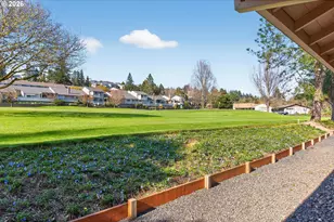 15645 SW Queen Victoria Pl, King City, OR 97224 - Photo 28