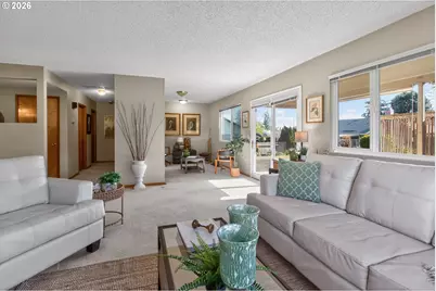 15645 SW Queen Victoria Pl, King City, OR 97224 - Photo 4