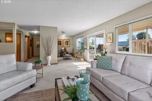 15645 SW Queen Victoria Pl, King City, OR 97224 - Photo 4