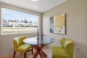 15645 SW Queen Victoria Pl, King City, OR 97224 - Photo 12