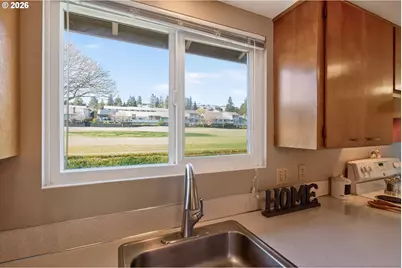 15645 SW Queen Victoria Pl, King City, OR 97224 - Photo 16