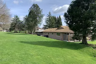 15645 SW Queen Victoria Pl, King City, OR 97224 - Photo 2