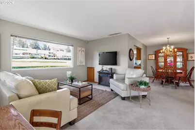 15645 SW Queen Victoria Pl, King City, OR 97224 - Photo 8