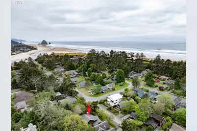 615 N Larch St, Cannon Beach, OR 97110 - Photo 2