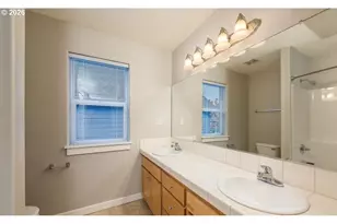 30502 SW Ruth St, Wilsonville, OR 97070 - Photo 32