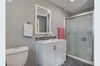 19600 S South End Rd, Oregon City, OR 97045 - Photo 22