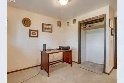 19600 S South End Rd, Oregon City, OR 97045 - Photo 26