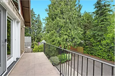 9020 SW 25th Ave, Portland, OR 97219 - Photo 20