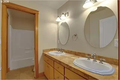 9020 SW 25th Ave, Portland, OR 97219 - Photo 28