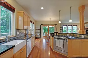 9020 SW 25th Ave, Portland, OR 97219 - Photo 6