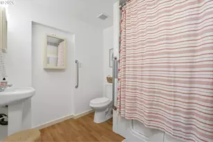 1313 NW Couch St, Camas, WA 98607 - Photo 6