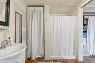1313 NW Couch St, Camas, WA 98607 - Photo 16