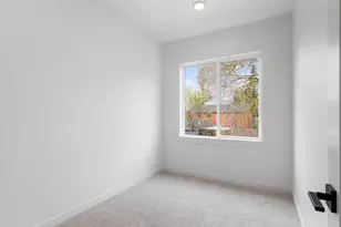 7187 SE Crystal Springs Blvd, Portland, OR 97206 - Photo 14