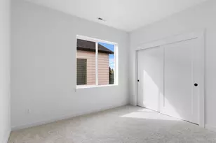 7187 SE Crystal Springs Blvd, Portland, OR 97206 - Photo 16