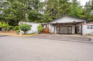 640 Village Pines Dr, Coos Bay, OR 97420 - Photo 28