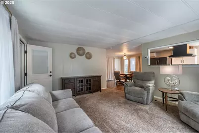 640 Village Pines Dr, Coos Bay, OR 97420 - Photo 6