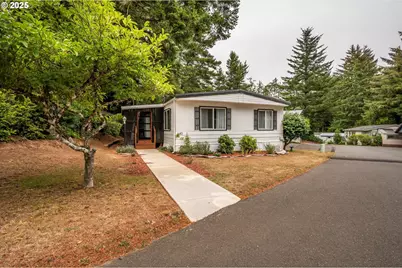 640 Village Pines Dr, Coos Bay, OR 97420 - Photo 2