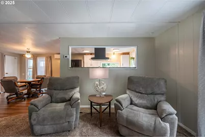 640 Village Pines Dr, Coos Bay, OR 97420 - Photo 8