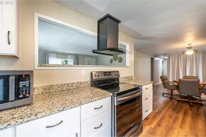 640 Village Pines Dr, Coos Bay, OR 97420 - Photo 14