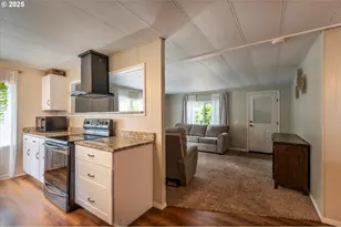 640 Village Pines Dr, Coos Bay, OR 97420 - Photo 10