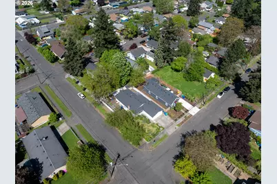 9707 SE Reedway St, Portland, OR 97266 - Photo 30