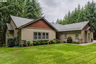347 Ferncrest Rd, Longview, WA 98632 - Photo 2