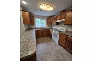 863 W First Ave, Sutherlin, OR 97479 - Photo 6