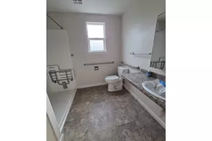863 W First Ave, Sutherlin, OR 97479 - Photo 10