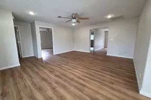 863 W First Ave, Sutherlin, OR 97479 - Photo 4
