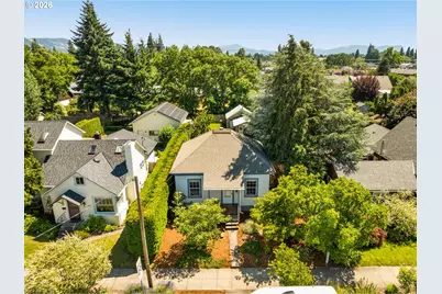 1025 Pine St, Hood River, OR 97031 - Photo 2