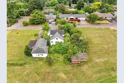 2119 SW Nevada Ct, Portland, OR 97219 - Photo 6