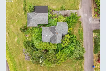 2119 SW Nevada Ct, Portland, OR 97219 - Photo 16