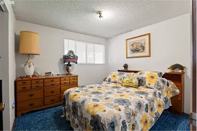 1584 NW Spray Ct, Roseburg, OR 97471 - Photo 12