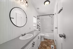 1819 SE Orient Dr, Gresham, OR 97080 - Photo 26