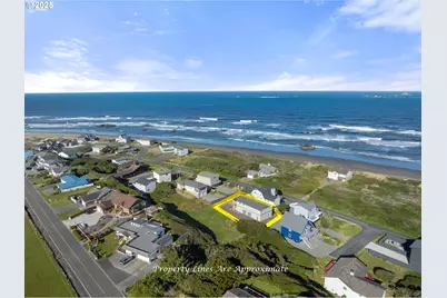 93885 Boulder Pl, Gold Beach, OR 97444 - Photo 2