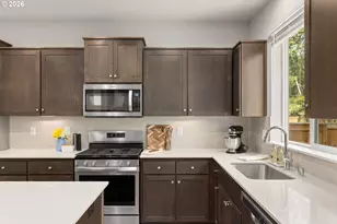 9354 N Alder St, Camas, WA 98607 - Photo 12