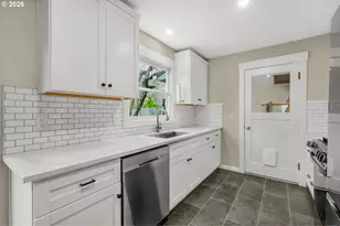 5921 SW 45th Ave, Portland, OR 97221 - Photo 6