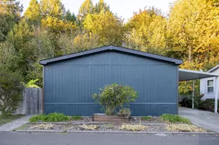 17957 S Country Village Dr, Oregon City, OR 97045 - Photo 2