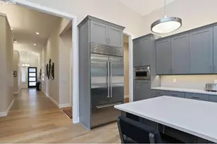 5686 SW 87th Ave, Portland, OR 97225 - Photo 12