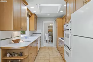 361 Berwick Rd, Lake Oswego, OR 97034 - Photo 16