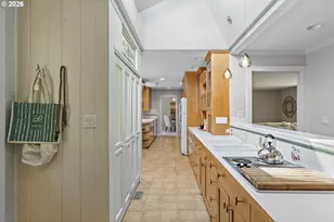 361 Berwick Rd, Lake Oswego, OR 97034 - Photo 14