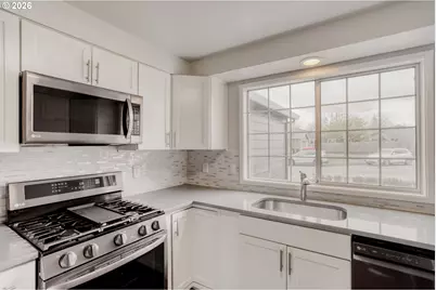 17337 SW Pacifica Ct, Beaverton, OR 97006 - Photo 10