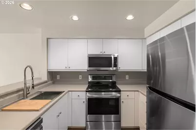 1718 NE 11th Ave #205, Portland, OR 97212 - Photo 8