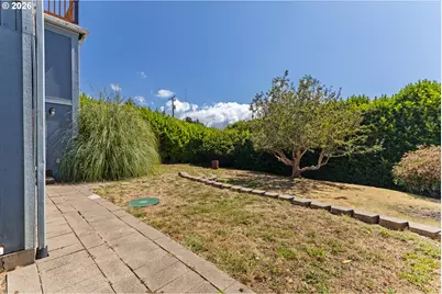 67552 E Bay Rd, North Bend, OR 97459 - Photo 32