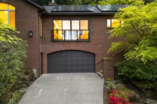 1430 SW Highland Rd, Portland, OR 97221 - Photo 8