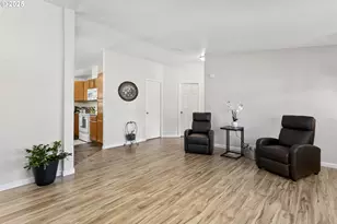 300 SW 7th Ave, Battle Ground, WA 98604 - Photo 8