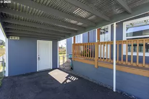 300 SW 7th Ave, Battle Ground, WA 98604 - Photo 4