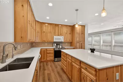 532 E Water St, Lafayette, OR 97127 - Photo 10