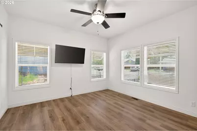 532 E Water St, Lafayette, OR 97127 - Photo 22