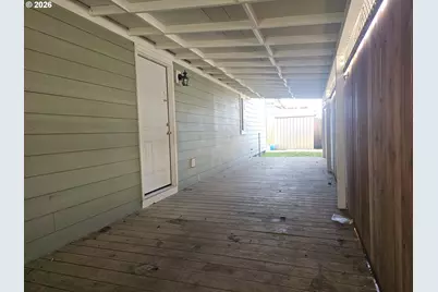 183 E Dodge St, Lebanon, OR 97355 - Photo 16
